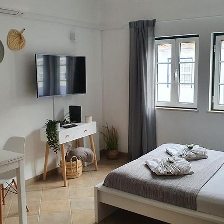 Mira Vila Studio Apartment Вила Нова де Милфонтеш Екстериор снимка